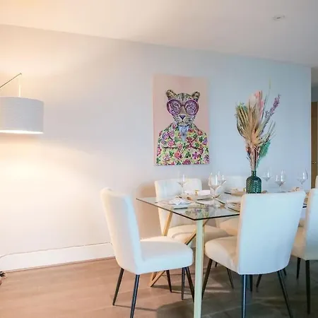 Apartamento Vista Haven: A Short Let Retreat Londres Exterior foto