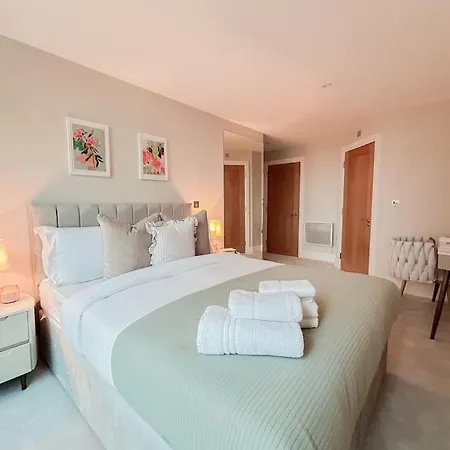 Apartamento Vista Haven: A Short Let Retreat Londres Exterior foto