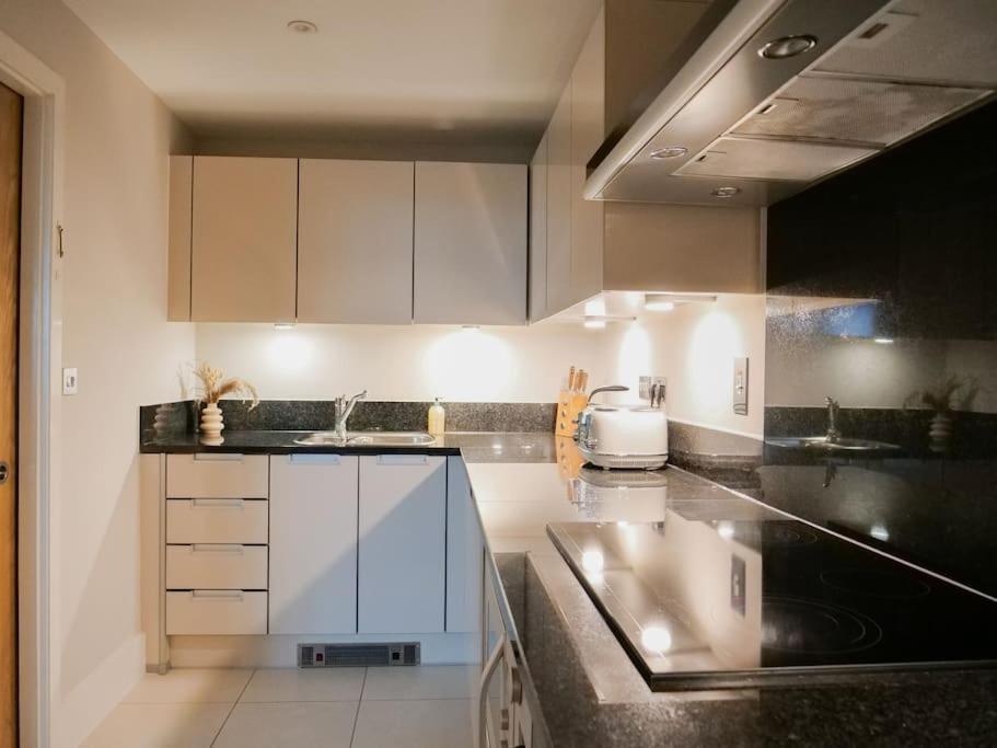 Vista Haven: A Short Let Retreat Apartamento Londres
